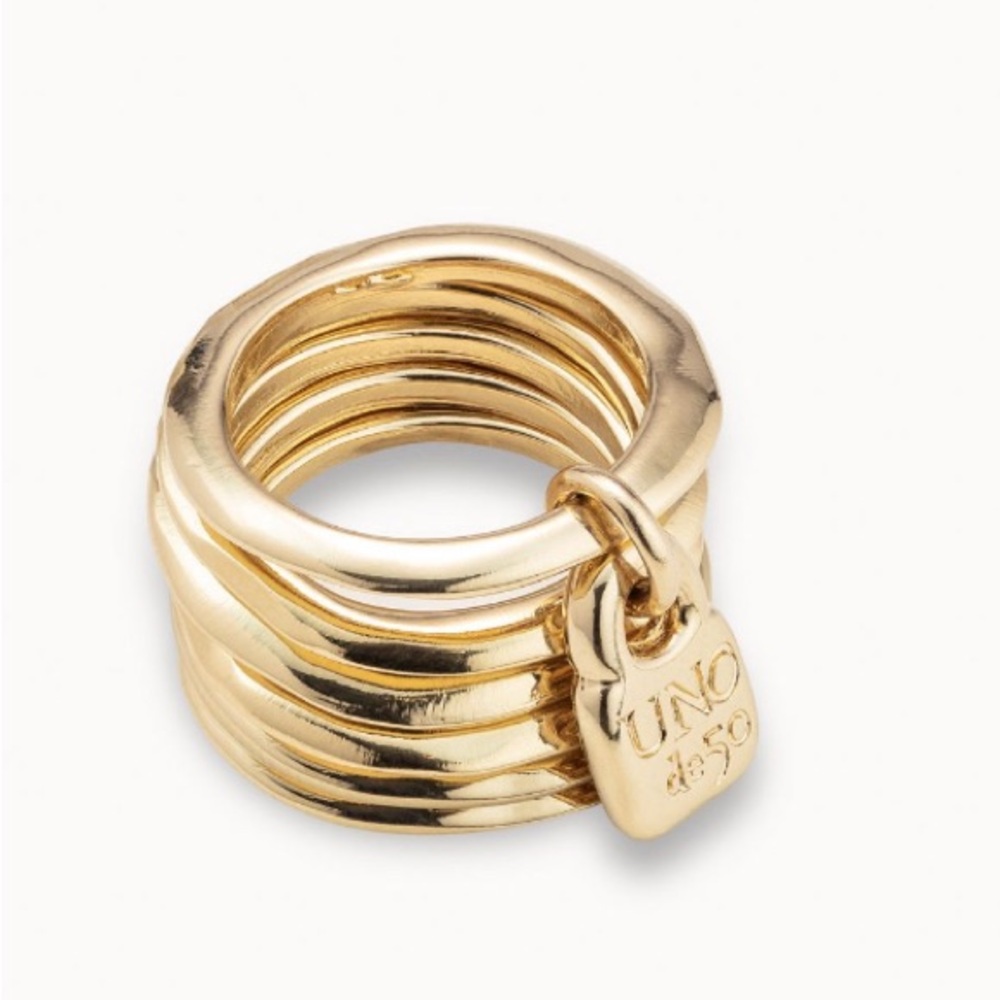 UNO de 50 Gold Stacked Ring with Brand Charm